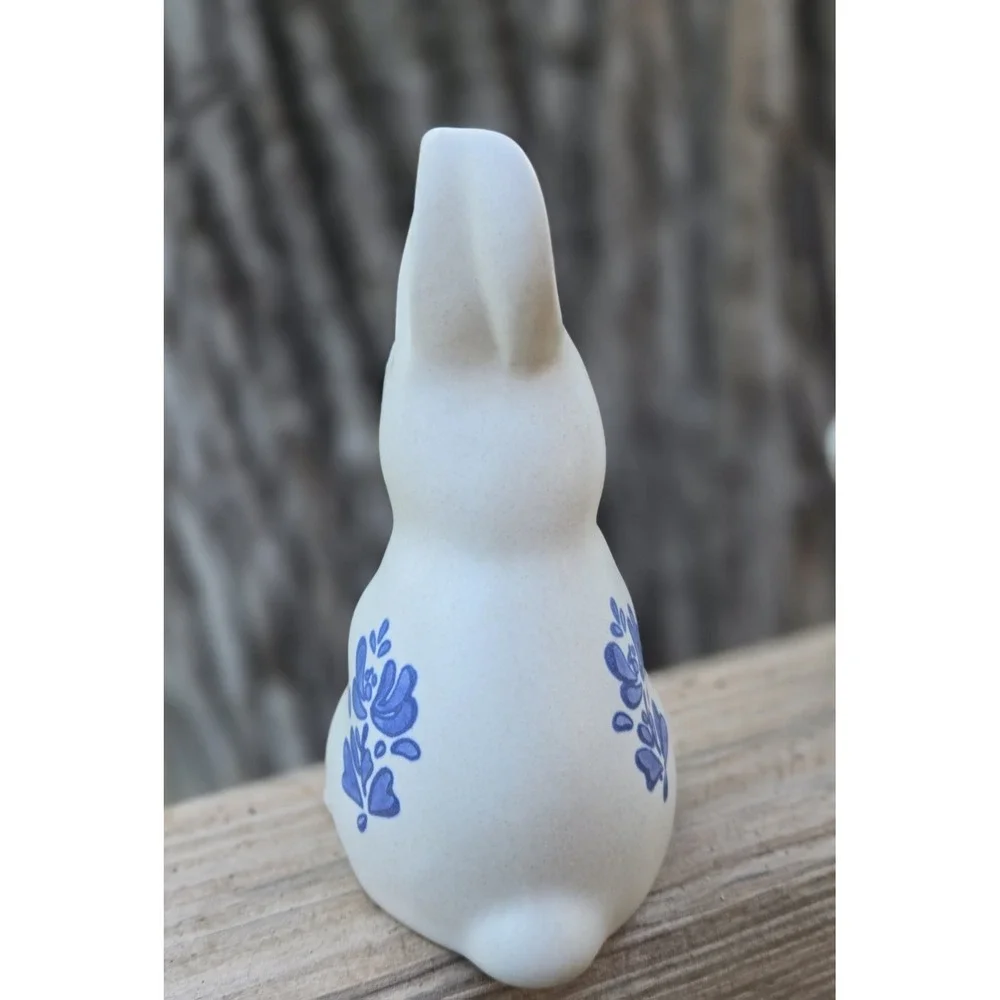 Vintage Pfaltzgraff Yorktowne Bunny Rabbits Flowers Easter Salt & Pepper Shakers